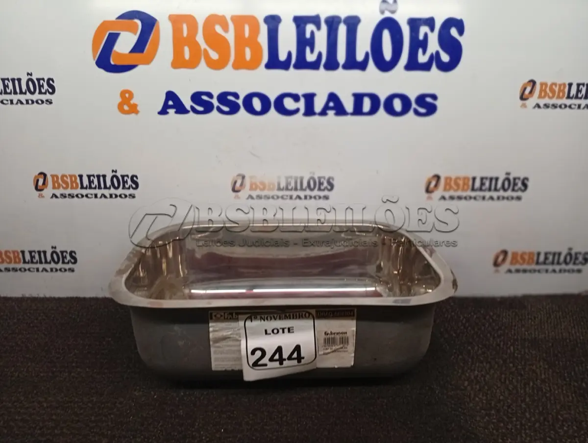 LOTE 244 - 01 CUBA INOX N1 AÇO 304 3.1/2 46X30X17 FABRINOX.(NOVA) (NO ESTADO) ATENÇÃO! FAZER A VISITAÇÃO ANTES DE ARREMATAR, NÃO SABEMOS SE FUNCIONA. LEILÃO NÃO TEM GARANTIA E NEM DEVOLUÇÃO, SUJEITO A POSSÍVEIS AVARIAS VISÍVEIS/OCULTAS E/OU AUSÊNCIA DE COMPONENTES.