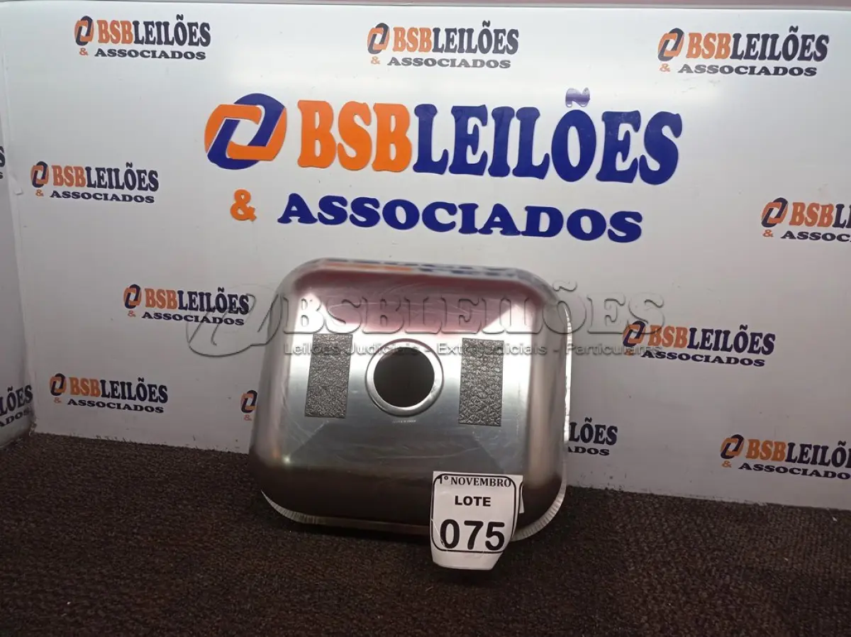 LOTE 075 - 01 CUBA EM AÇO INOX 400X340X140MM.(NOVA) (NO ESTADO) ATENÇÃO! FAZER A VISITAÇÃO ANTES DE ARREMATAR, NÃO SABEMOS SE FUNCIONA. LEILÃO NÃO TEM GARANTIA E NEM DEVOLUÇÃO, SUJEITO A POSSÍVEIS AVARIAS VISÍVEIS/OCULTAS E/OU AUSÊNCIA DE COMPONENTES.