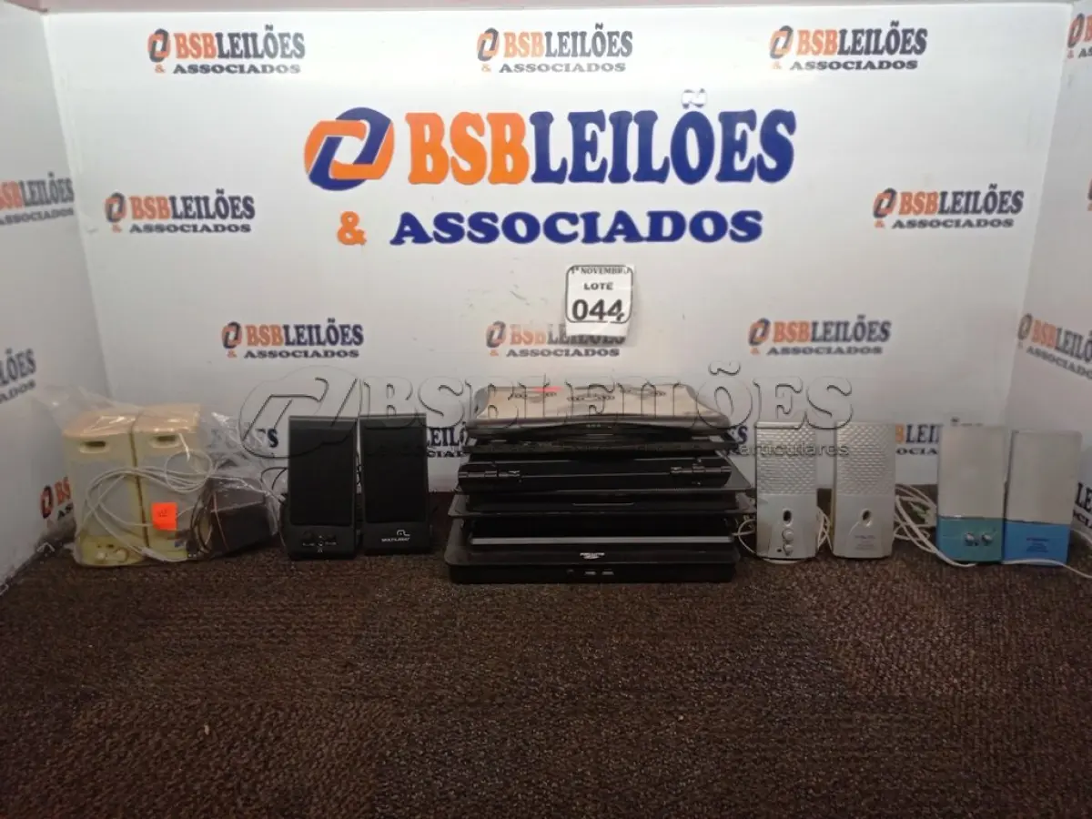 LOTE 044 - 01 LOTE C/ 06 COOLERS P/ NOTEBOOK E DIVERSAS CAIXINHAS P/PC MODELOS DIVERSOS. (NO ESTADO) ATENÇÃO! FAZER A VISITAÇÃO ANTES DE ARREMATAR, NÃO SABEMOS SE FUNCIONA. LEILÃO NÃO TEM GARANTIA E NEM DEVOLUÇÃO, SUJEITO A POSSÍVEIS AVARIAS VISÍVEIS/OCULTAS E/OU AUSÊNCIA DE COMPONENTES.