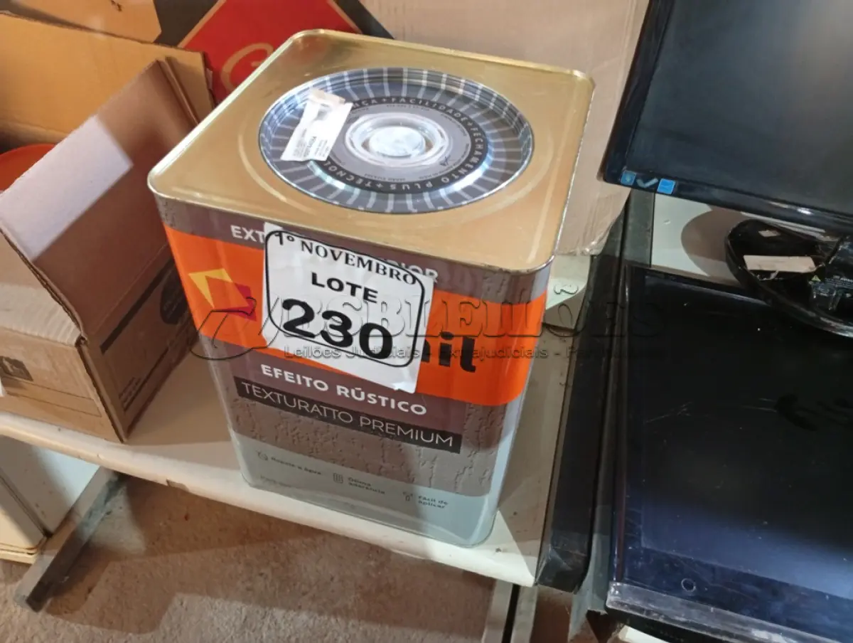 LOTE 230 - 01 LATA DE TINTA TEXTURATTO PREMIUM EFEITO RÚSTICO INTERIOR/EXTERIOR SUVINIL 25KG. (NO ESTADO) ATENÇÃO! FAZER A VISITAÇÃO ANTES DE ARREMATAR, NÃO SABEMOS SE FUNCIONA. LEILÃO NÃO TEM GARANTIA E NEM DEVOLUÇÃO, SUJEITO A POSSÍVEIS AVARIAS VISÍVEIS/OCULTAS E/OU AUSÊNCIA DE COMPONENTES.