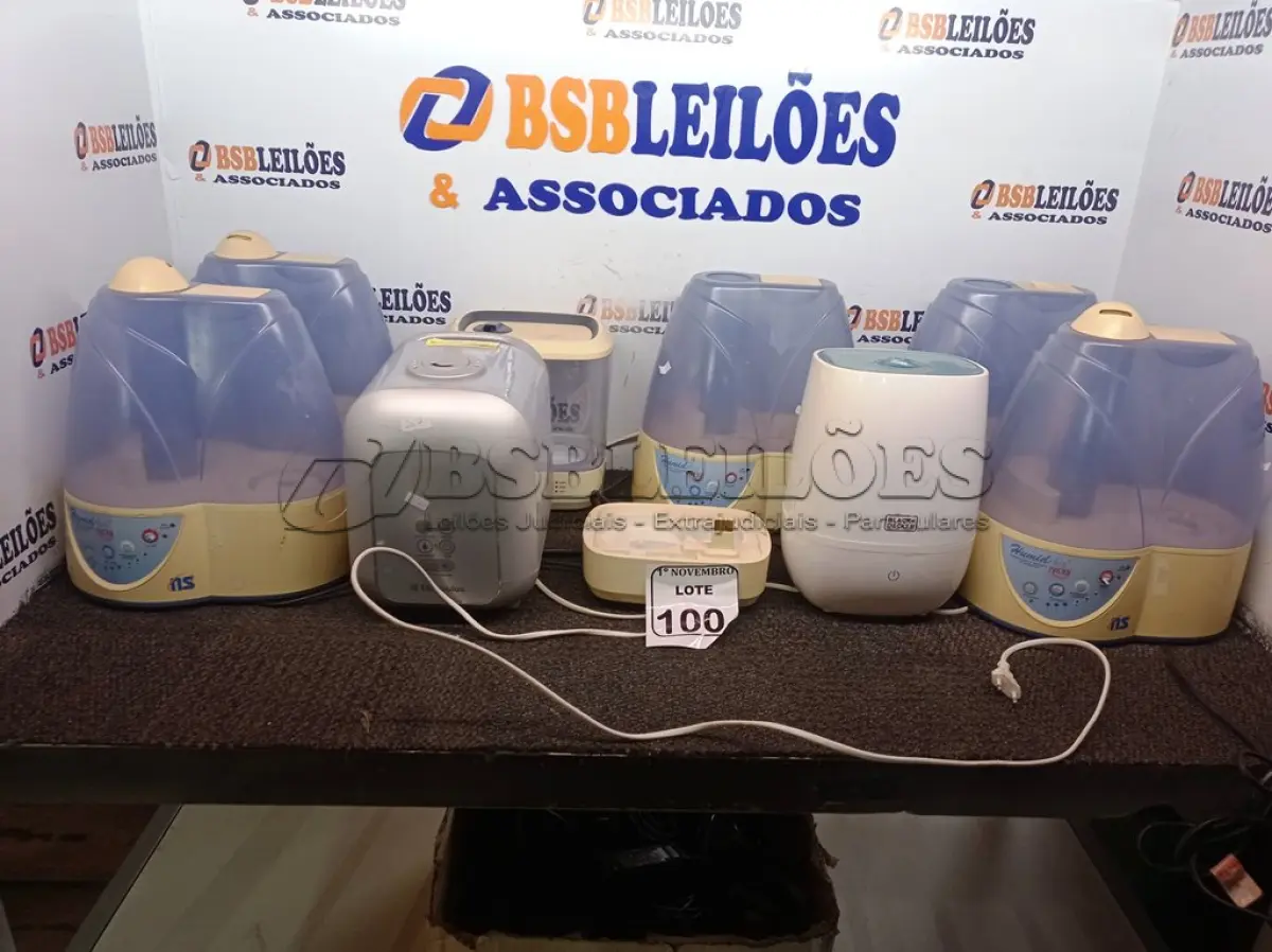 LOTE 100 - 08 UMIDIFICADORES MARCAS E MODELOS DIVERSOS. (NO ESTADO) ATENÇÃO! FAZER A VISITAÇÃO ANTES DE ARREMATAR, NÃO SABEMOS SE FUNCIONA. LEILÃO NÃO TEM GARANTIA E NEM DEVOLUÇÃO, SUJEITO A POSSÍVEIS AVARIAS VISÍVEIS/OCULTAS E/OU AUSÊNCIA DE COMPONENTES.