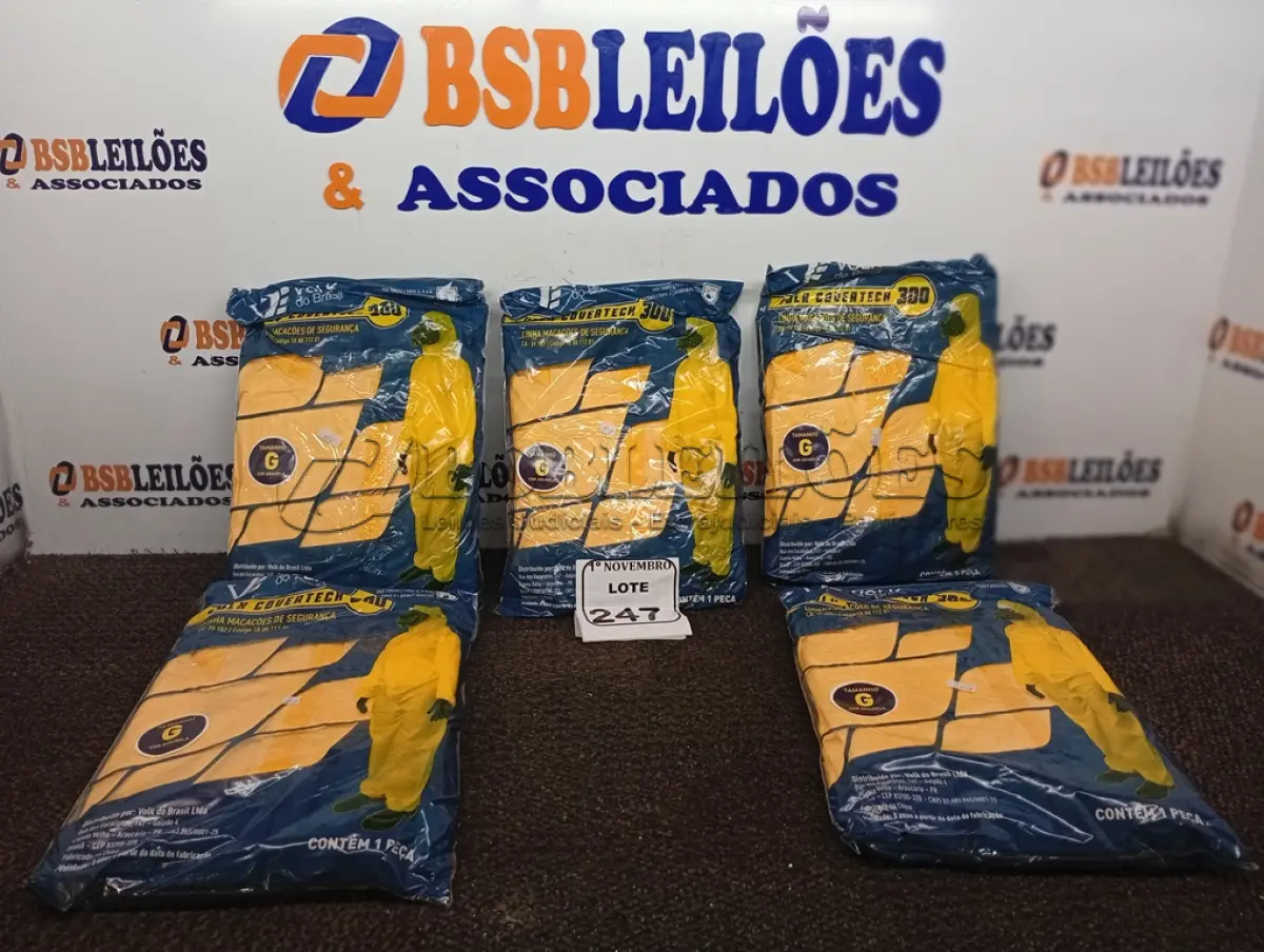 LOTE 247 - 05 MACACÕES DE SEGURANÇAS TAMANHO EXTRA G. (NO ESTADO) ATENÇÃO! FAZER A VISITAÇÃO ANTES DE ARREMATAR, NÃO SABEMOS SE FUNCIONA. LEILÃO NÃO TEM GARANTIA E NEM DEVOLUÇÃO, SUJEITO A POSSÍVEIS AVARIAS VISÍVEIS/OCULTAS E/OU AUSÊNCIA DE COMPONENTES.