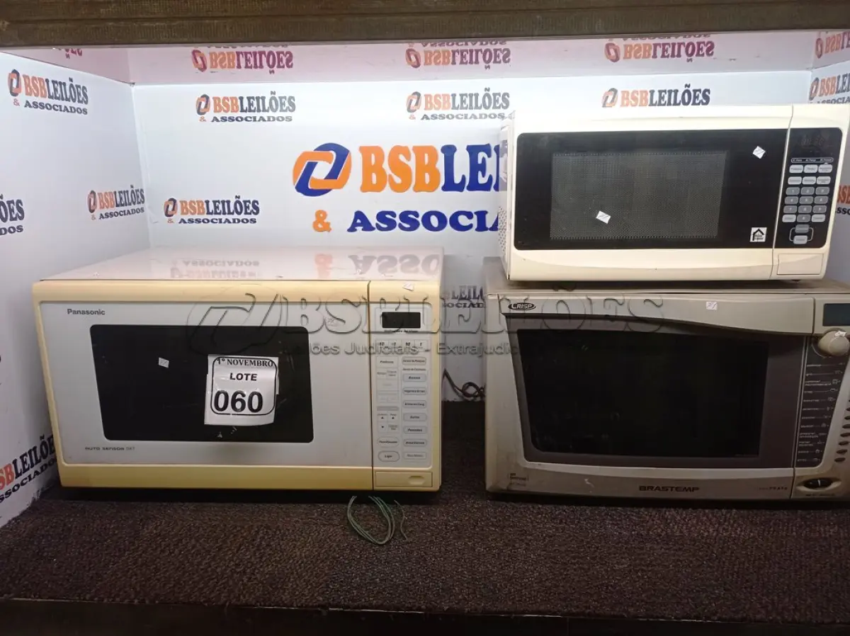 LOTE 060 - 01 LOTE COM 03 MICRO-ONDAS MARCAS E MODELOS DIVERSOS SENDO 01 SEM PRATO. (NO ESTADO) ATENÇÃO! FAZER A VISITAÇÃO ANTES DE ARREMATAR, NÃO SABEMOS SE FUNCIONA. LEILÃO NÃO TEM GARANTIA E NEM DEVOLUÇÃO, SUJEITO A POSSÍVEIS AVARIAS VISÍVEIS/OCULTAS E/OU AUSÊNCIA DE COMPONENTES.