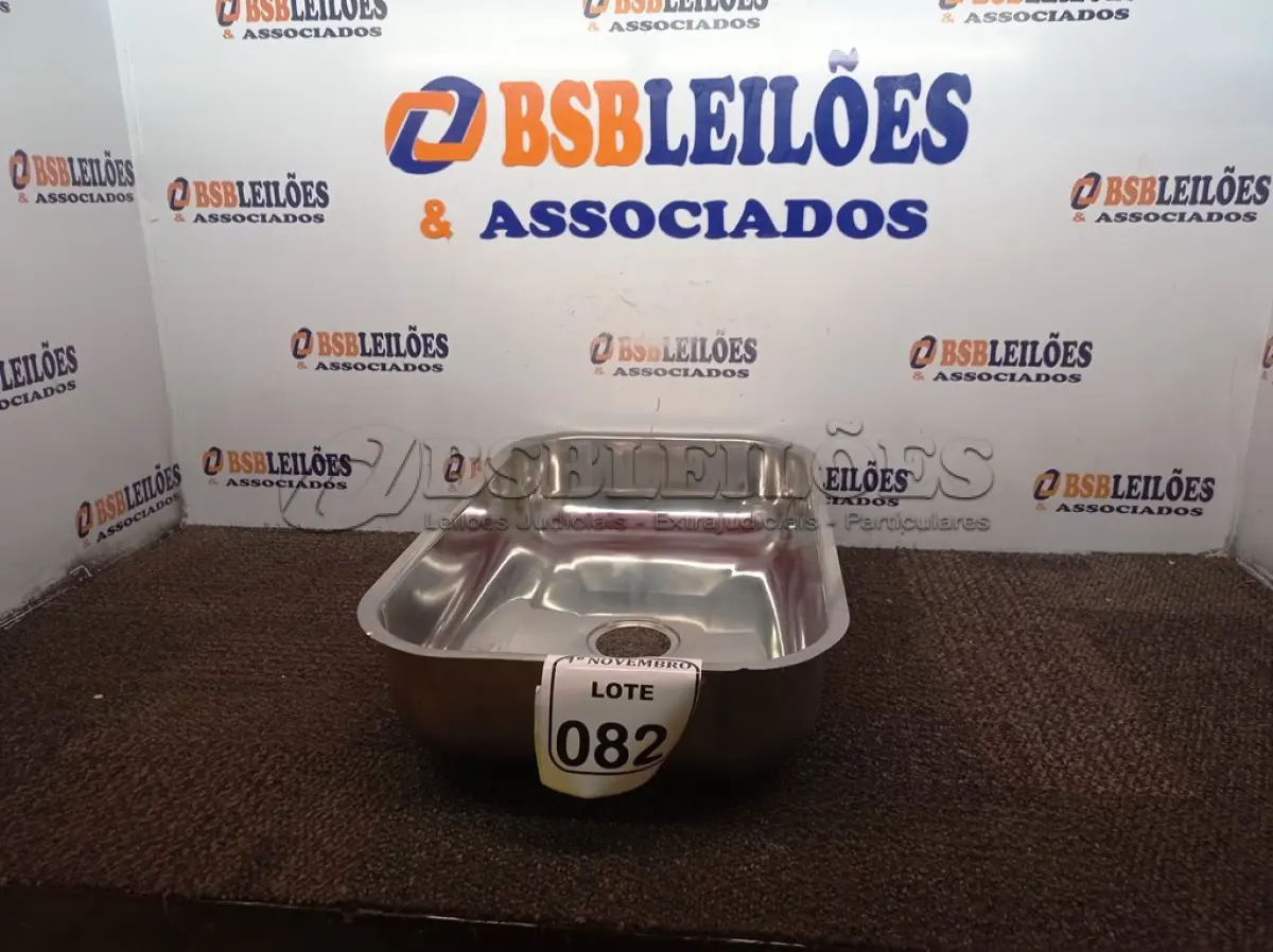 LOTE 082 - 01 CUBA INOX N2 AÇO 430 3.1/2 56X34X14 FABRINO (NOVA). (NO ESTADO) ATENÇÃO! FAZER A VISITAÇÃO ANTES DE ARREMATAR, NÃO SABEMOS SE FUNCIONA. LEILÃO NÃO TEM GARANTIA E NEM DEVOLUÇÃO, SUJEITO A POSSÍVEIS AVARIAS VISÍVEIS/OCULTAS E/OU AUSÊNCIA DE COMPONENTES.