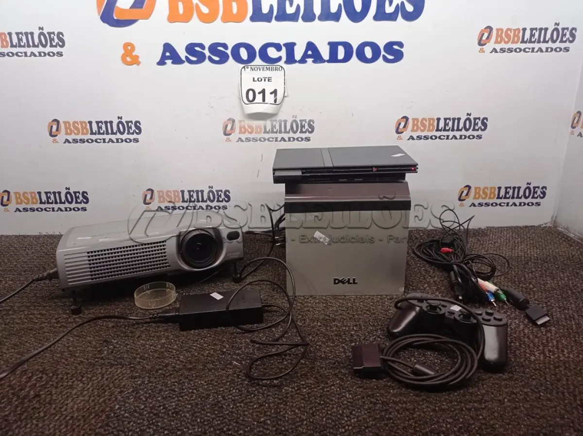 LOTE 011 - 01 PLAYSTATION 2 COM 01 CONTROLE E FONTE, 01 SUBWOOFER MARCA DELL E 01 PROJETOR MARCA HITACHI MODELO CP-5318. (NO ESTADO) ATENÇÃO! FAZER A VISITAÇÃO ANTES DE ARREMATAR, NÃO SABEMOS SE FUNCIONA. LEILÃO NÃO TEM GARANTIA E NEM DEVOLUÇÃO, SUJEITO A POSSÍVEIS AVARIAS VISÍVEIS/OCULTAS E/OU AUSÊNCIA DE COMPONENTES.