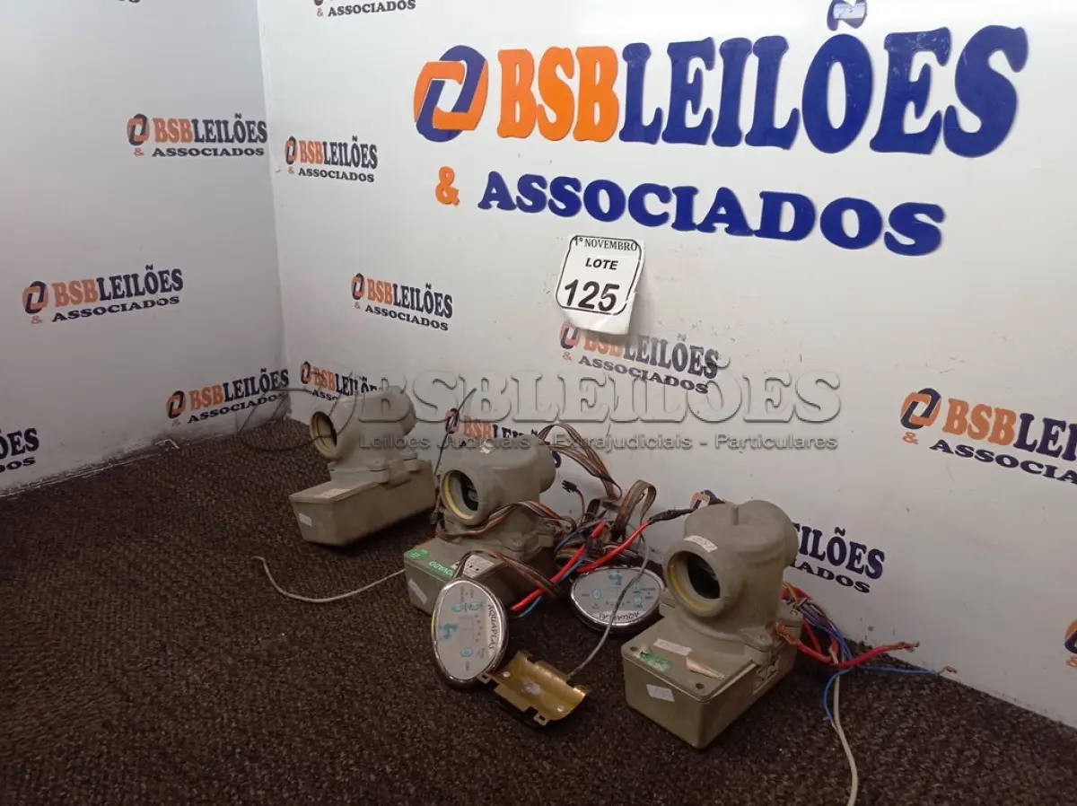 LOTE 125 - 03 AQUECEDORES PARA BANHEIRA. (NO ESTADO) ATENÇÃO! FAZER A VISITAÇÃO ANTES DE ARREMATAR, NÃO SABEMOS SE FUNCIONA. LEILÃO NÃO TEM GARANTIA E NEM DEVOLUÇÃO, SUJEITO A POSSÍVEIS AVARIAS VISÍVEIS/OCULTAS E/OU AUSÊNCIA DE COMPONENTES.