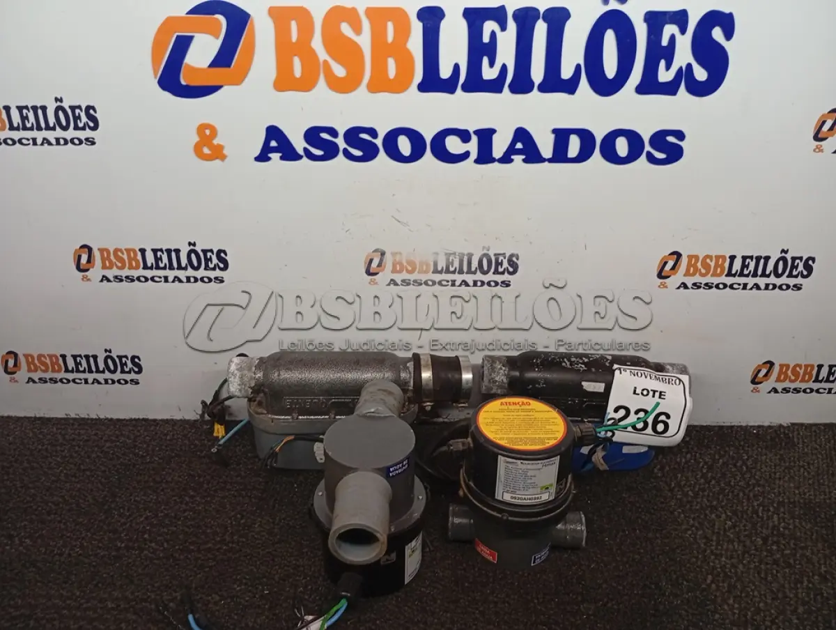 LOTE 236 - 04 AQUECEDORES PARA BANHEIRA. (NO ESTADO) ATENÇÃO! FAZER A VISITAÇÃO ANTES DE ARREMATAR, NÃO SABEMOS SE FUNCIONA. LEILÃO NÃO TEM GARANTIA E NEM DEVOLUÇÃO, SUJEITO A POSSÍVEIS AVARIAS VISÍVEIS/OCULTAS E/OU AUSÊNCIA DE COMPONENTES.