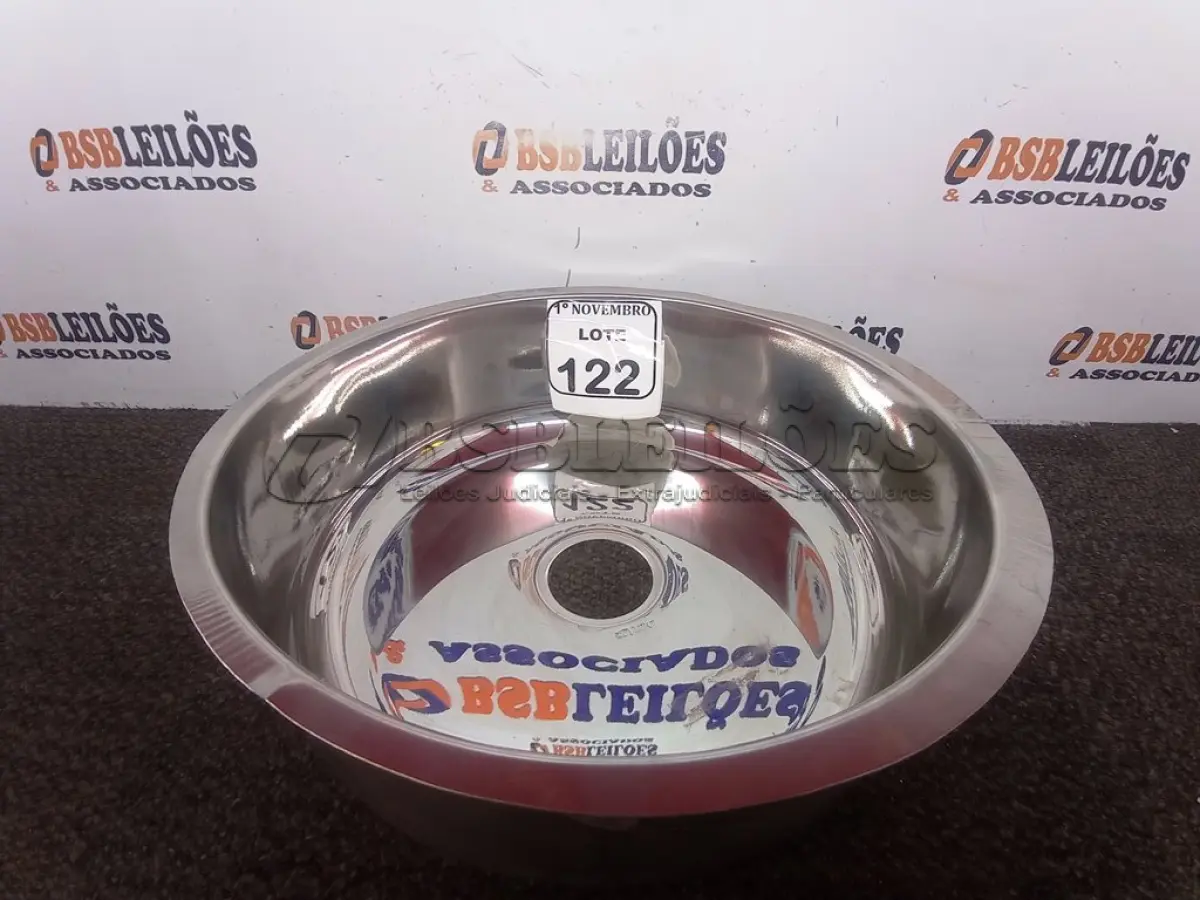 LOTE 122 - 01 CUBA INOX N38 AÇO 430 38X12 FABRINOX. (NOVA)(NO ESTADO) ATENÇÃO! FAZER A VISITAÇÃO ANTES DE ARREMATAR, NÃO SABEMOS SE FUNCIONA. LEILÃO NÃO TEM GARANTIA E NEM DEVOLUÇÃO, SUJEITO A POSSÍVEIS AVARIAS VISÍVEIS/OCULTAS E/OU AUSÊNCIA DE COMPONENTES.