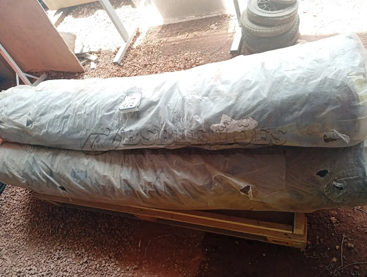 LOTE 475 - 03 ROLOS DE MANTAS BIDINS. (NO ESTADO) ATENÇÃO! FAZER A VISITAÇÃO ANTES DE ARREMATAR, NÃO SABEMOS SE FUNCIONA. LEILÃO NÃO TEM GARANTIA E NEM DEVOLUÇÃO, SUJEITO A POSSÍVEIS AVARIAS VISÍVEIS/OCULTAS E/OU AUSÊNCIA DE COMPONENTES.