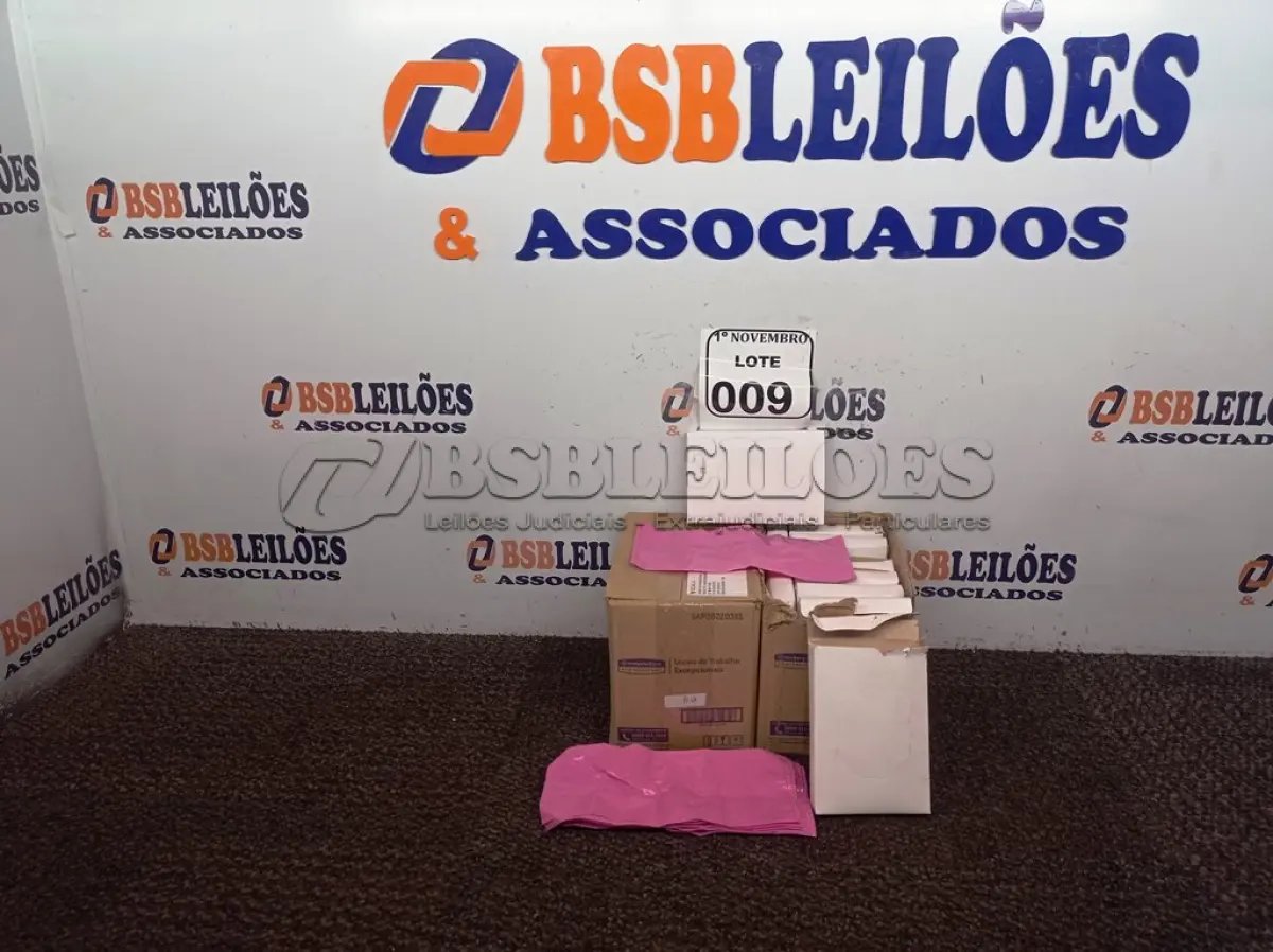 LOTE 009 - 02 CAIXAS COM SAQUINHOS PLÁSTICOS PARA DESCARTES DE ABSORVENTES, CONTEM 10 PERFIS COM 60 UNIDADES CADA. (NO ESTADO) ATENÇÃO! FAZER A VISITAÇÃO ANTES DE ARREMATAR, NÃO SABEMOS SE FUNCIONA. LEILÃO NÃO TEM GARANTIA E NEM DEVOLUÇÃO, SUJEITO A POSSÍVEIS AVARIAS VISÍVEIS/OCULTAS E/OU AUSÊNCIA DE COMPONENTES.