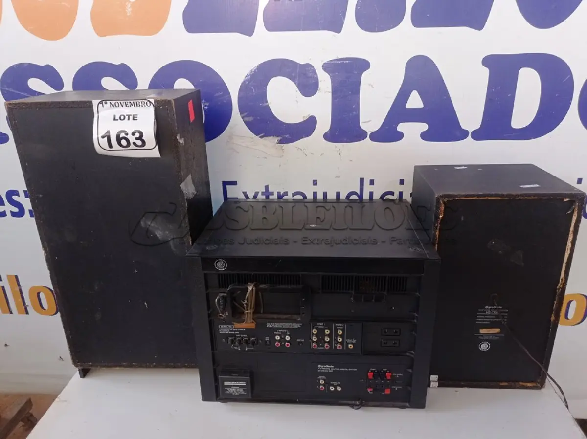 LOTE 163 - 01 APARELHO DE SOM TOCA-FITAS MARCA GRADIENTE. (NO ESTADO) ATENÇÃO! FAZER A VISITAÇÃO ANTES DE ARREMATAR, NÃO SABEMOS SE FUNCIONA. LEILÃO NÃO TEM GARANTIA E NEM DEVOLUÇÃO, SUJEITO A POSSÍVEIS AVARIAS VISÍVEIS/OCULTAS E/OU AUSÊNCIA DE COMPONENTES.