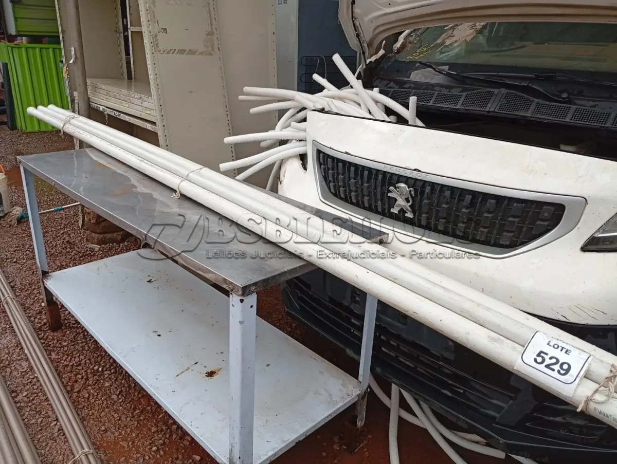 LOTE 529 - 05 CANOS DE MEDIDAS DIVERSAS. (NO ESTADO) ATENÇÃO! FAZER A VISITAÇÃO ANTES DE ARREMATAR, NÃO SABEMOS SE FUNCIONA. LEILÃO NÃO TEM GARANTIA E NEM DEVOLUÇÃO, SUJEITO A POSSÍVEIS AVARIAS VISÍVEIS/OCULTAS E/OU AUSÊNCIA DE COMPONENTES.