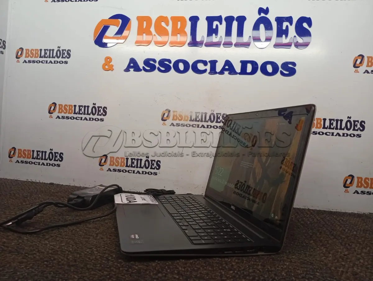 LOTE 100 - 01 NOTEBOOK DELL 17 POL" TECLADO NUMÉRICO I7 DE QUINTA GERAÇÃO 8 GB DE RAM SSD 250 GB WINDOWS ORIGINAL PLACA DE VÍDEO DEDICADA 2GB TOUCH SCREEN SEGURANDO BATERIA. (NO ESTADO) ATENÇÃO! FAZER A VISITAÇÃO ANTES DE ARREMATAR, NÃO SABEMOS SE FUNCIONA. LEILÃO NÃO TEM GARANTIA E NEM DEVOLUÇÃO, SUJEITO A POSSÍVEIS AVARIAS VISÍVEIS/OCULTAS E/OU AUSÊNCIA DE COMPONENTES.