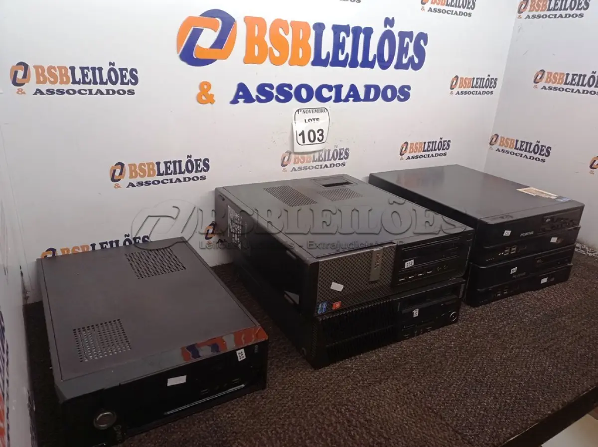 LOTE 103 - 05 CPU’S MARCAS E MODELOS DIVERSOS. (NO ESTADO) ATENÇÃO! FAZER A VISITAÇÃO ANTES DE ARREMATAR, NÃO SABEMOS SE FUNCIONA. LEILÃO NÃO TEM GARANTIA E NEM DEVOLUÇÃO, SUJEITO A POSSÍVEIS AVARIAS VISÍVEIS/OCULTAS E/OU AUSÊNCIA DE COMPONENTES.