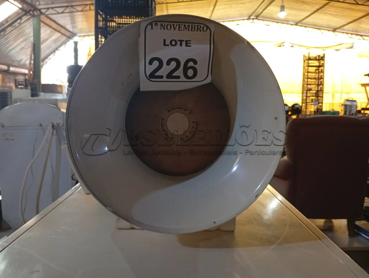 LOTE 226 - 01 EXAUSTOR TD2000. (NO ESTADO) ATENÇÃO! FAZER A VISITAÇÃO ANTES DE ARREMATAR, NÃO SABEMOS SE FUNCIONA. LEILÃO NÃO TEM GARANTIA E NEM DEVOLUÇÃO, SUJEITO A POSSÍVEIS AVARIAS VISÍVEIS/OCULTAS E/OU AUSÊNCIA DE COMPONENTES.