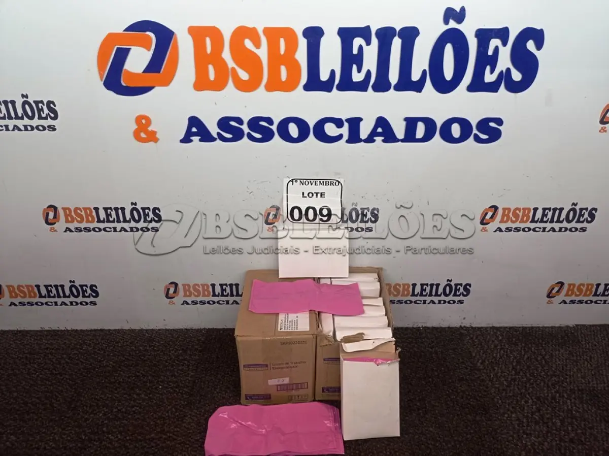 LOTE 009 - 02 CAIXAS COM SAQUINHOS PLÁSTICOS PARA DESCARTES DE ABSORVENTES, CONTEM 10 PERFIS COM 60 UNIDADES CADA. (NO ESTADO) ATENÇÃO! FAZER A VISITAÇÃO ANTES DE ARREMATAR, NÃO SABEMOS SE FUNCIONA. LEILÃO NÃO TEM GARANTIA E NEM DEVOLUÇÃO, SUJEITO A POSSÍVEIS AVARIAS VISÍVEIS/OCULTAS E/OU AUSÊNCIA DE COMPONENTES.