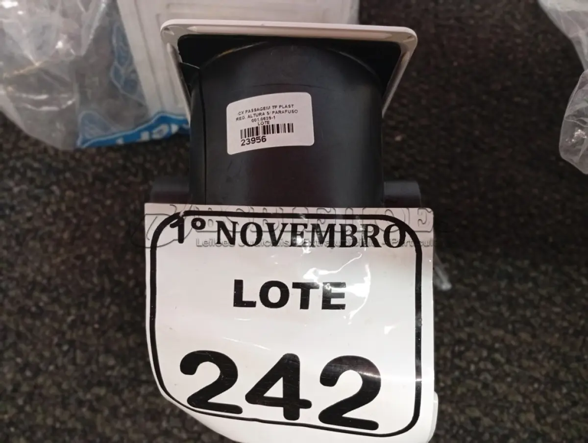 LOTE 242 - 10 CAIXAS PASSAGEM TAMPA INOX REG ALTURA SEM PARAF SUMMERS. NO ESTADO) ATENÇÃO! FAZER A VISITAÇÃO ANTES DE ARREMATAR, NÃO SABEMOS SE FUNCIONA. LEILÃO NÃO TEM GARANTIA E NEM DEVOLUÇÃO, SUJEITO A POSSÍVEIS AVARIAS VISÍVEIS/OCULTAS E/OU AUSÊNCIA DE COMPONENTES.