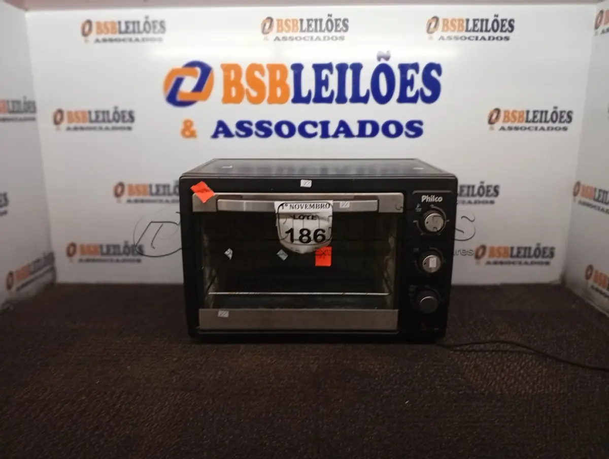 LOTE 186 - 01 FORNO ELÉTRICO MARCA PHILCO. (NO ESTADO) ATENÇÃO! FAZER A VISITAÇÃO ANTES DE ARREMATAR, NÃO SABEMOS SE FUNCIONA. LEILÃO NÃO TEM GARANTIA E NEM DEVOLUÇÃO, SUJEITO A POSSÍVEIS AVARIAS VISÍVEIS/OCULTAS E/OU AUSÊNCIA DE COMPONENTES.