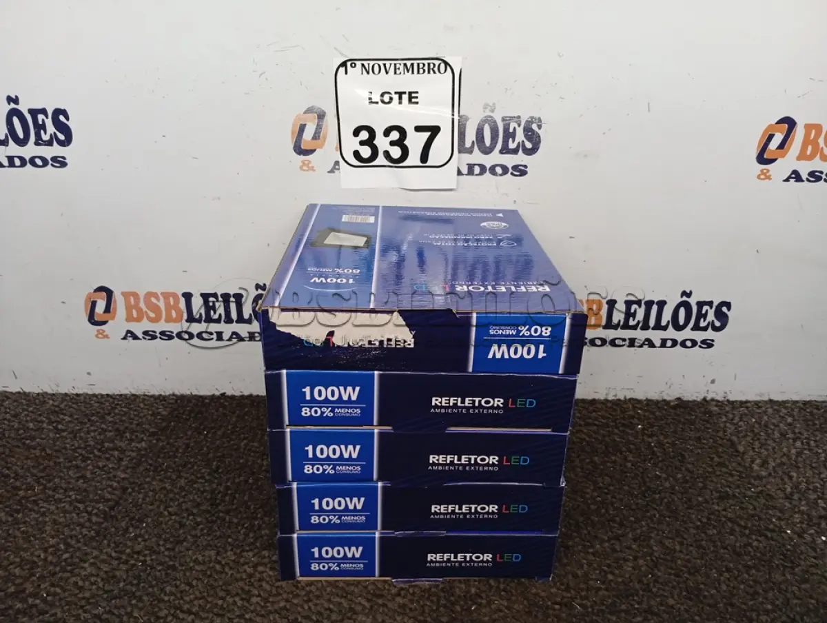 LOTE 337 - 05 REFLETORES LED AMBIENTE EXTERNO100W. (NO ESTADO) ATENÇÃO! FAZER A VISITAÇÃO ANTES DE ARREMATAR, NÃO SABEMOS SE FUNCIONA. LEILÃO NÃO TEM GARANTIA E NEM DEVOLUÇÃO, SUJEITO A POSSÍVEIS AVARIAS VISÍVEIS/OCULTAS E/OU AUSÊNCIA DE COMPONENTES.