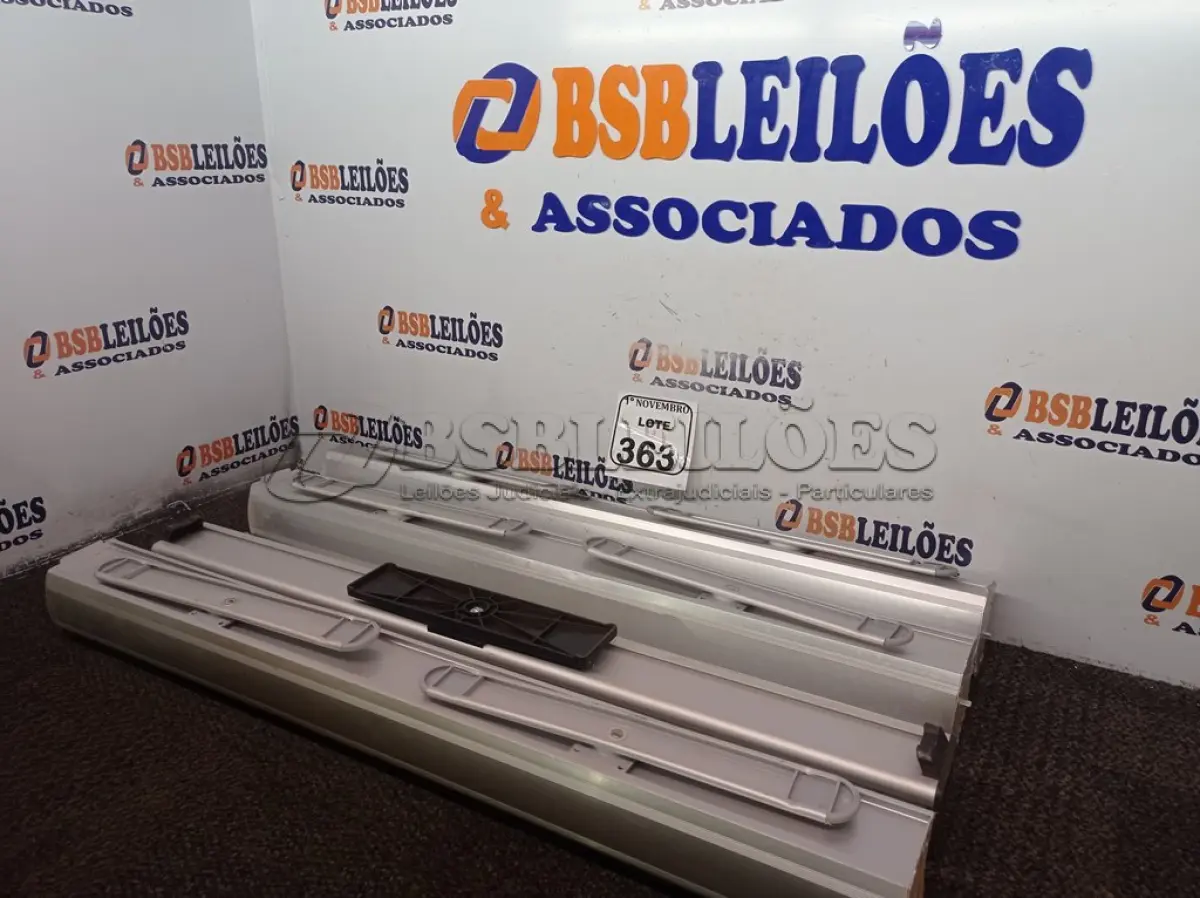 LOTE 363 - 01 LOTE COM 04 PLACAS P/PROPAGANDA. (NO ESTADO) ATENÇÃO! FAZER A VISITAÇÃO ANTES DE ARREMATAR, NÃO SABEMOS SE FUNCIONA. LEILÃO NÃO TEM GARANTIA E NEM DEVOLUÇÃO, SUJEITO A POSSÍVEIS AVARIAS VISÍVEIS/OCULTAS E/OU AUSÊNCIA DE COMPONENTES.