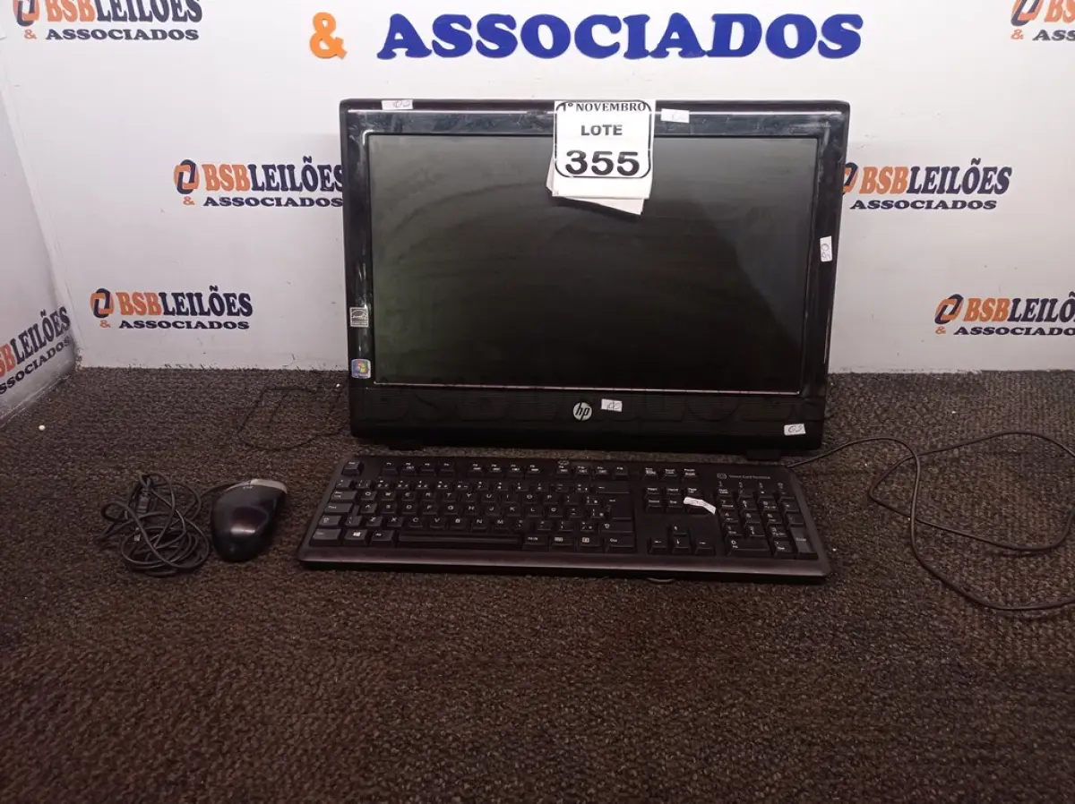 LOTE 355 - 01 ALL IN ONE MARCA HP C/TECLADO E MOUSE. (NO ESTADO) ATENÇÃO! FAZER A VISITAÇÃO ANTES DE ARREMATAR, NÃO SABEMOS SE FUNCIONA. LEILÃO NÃO TEM GARANTIA E NEM DEVOLUÇÃO, SUJEITO A POSSÍVEIS AVARIAS VISÍVEIS/OCULTAS E/OU AUSÊNCIA DE COMPONENTES.