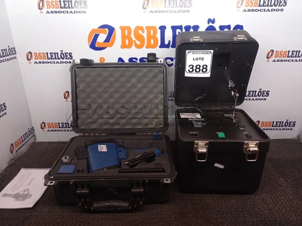 LOTE 388 - 01 RADAR MÓVEL MARCA LASER TECH. (NO ESTADO) ATENÇÃO! FAZER A VISITAÇÃO ANTES DE ARREMATAR, NÃO SABEMOS SE FUNCIONA. LEILÃO NÃO TEM GARANTIA E NEM DEVOLUÇÃO, SUJEITO A POSSÍVEIS AVARIAS VISÍVEIS/OCULTAS E/OU AUSÊNCIA DE COMPONENTES.