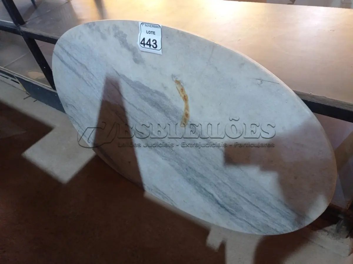 LOTE 443 - 01 PEDRA DE MÁRMORE. (NO ESTADO) ATENÇÃO! FAZER A VISITAÇÃO ANTES DE ARREMATAR, NÃO SABEMOS SE FUNCIONA. LEILÃO NÃO TEM GARANTIA E NEM DEVOLUÇÃO, SUJEITO A POSSÍVEIS AVARIAS VISÍVEIS/OCULTAS E/OU AUSÊNCIA DE COMPONENTES.