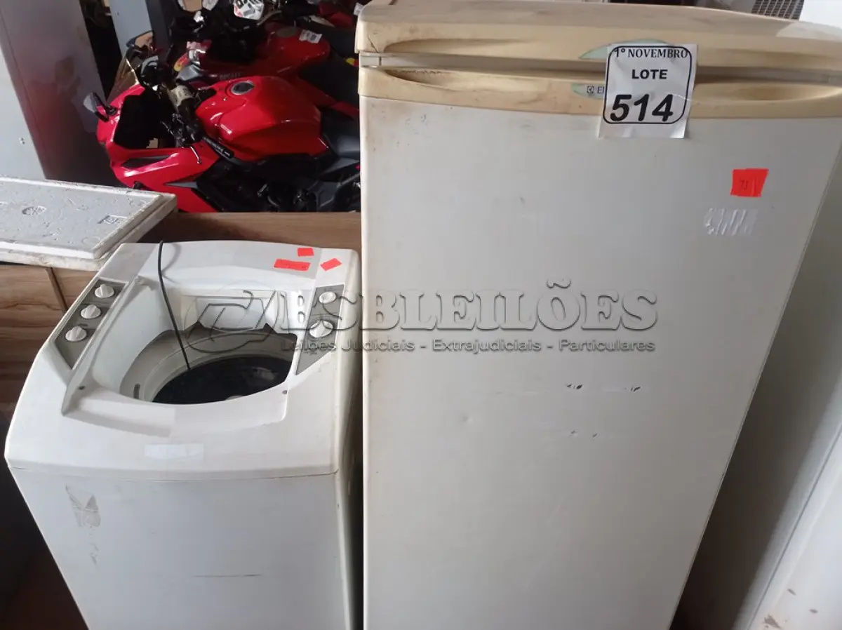 LOTE 514 - 01 MÁQUINA DE LAVAR ROUPAS BRASTEMP E 01 GELADEIRA ELECTROLUX P/RETIRADA DE PEÇAS. (NO ESTADO) ATENÇÃO! FAZER A VISITAÇÃO ANTES DE ARREMATAR, NÃO SABEMOS SE FUNCIONA. LEILÃO NÃO TEM GARANTIA E NEM DEVOLUÇÃO, SUJEITO A POSSÍVEIS AVARIAS VISÍVEIS/OCULTAS E/OU AUSÊNCIA DE COMPONENTES.