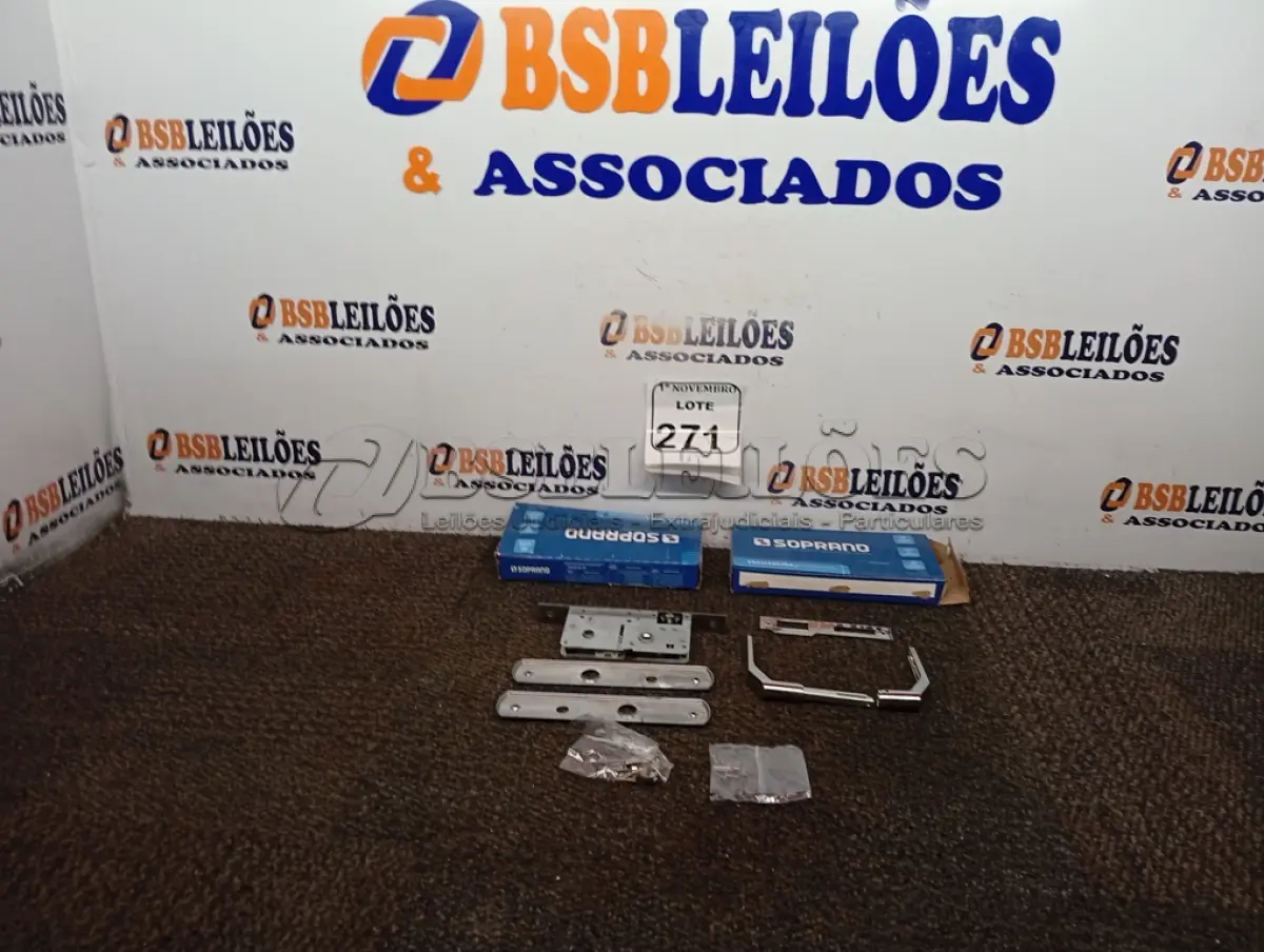 LOTE 271 - 02 FECHADURAS POPLINE ALAVANCA CR SOPRANO (NO ESTADO) ATENÇÃO! FAZER A VISITAÇÃO ANTES DE ARREMATAR, NÃO SABEMOS SE FUNCIONA. LEILÃO NÃO TEM GARANTIA E NEM DEVOLUÇÃO, SUJEITO A POSSÍVEIS AVARIAS VISÍVEIS/OCULTAS E/OU AUSÊNCIA DE COMPONENTES.
