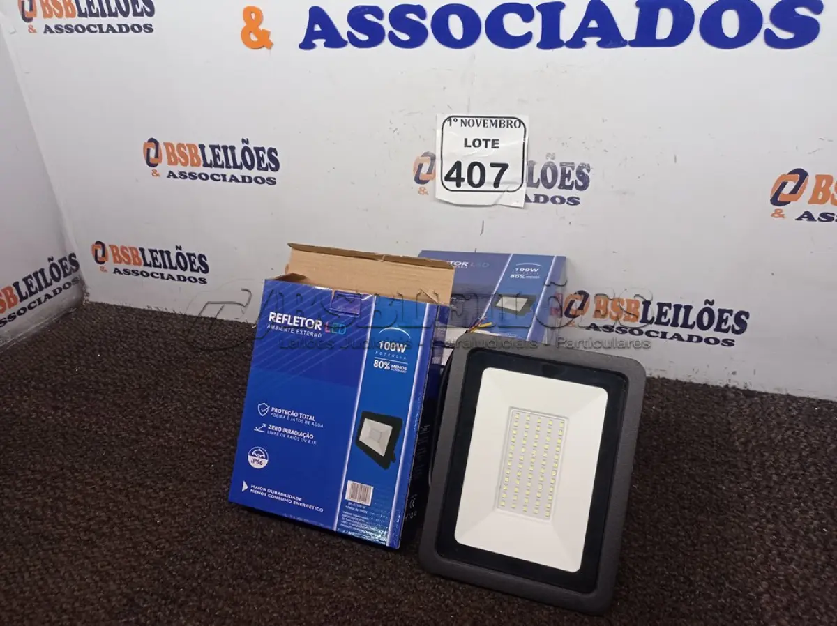 LOTE 407 - 05 REFLETORES LED AMBIENTE EXTERNO100W. (NO ESTADO) ATENÇÃO! FAZER A VISITAÇÃO ANTES DE ARREMATAR, NÃO SABEMOS SE FUNCIONA. LEILÃO NÃO TEM GARANTIA E NEM DEVOLUÇÃO, SUJEITO A POSSÍVEIS AVARIAS VISÍVEIS/OCULTAS E/OU AUSÊNCIA DE COMPONENTES.