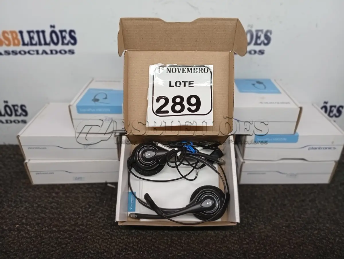 LOTE 289 - 01 LOTE COM 09 HEADSETS MARCAS E MODELOS DIVERSOS. (NO ESTADO) ATENÇÃO! FAZER A VISITAÇÃO ANTES DE ARREMATAR, NÃO SABEMOS SE FUNCIONA. LEILÃO NÃO TEM GARANTIA E NEM DEVOLUÇÃO, SUJEITO A POSSÍVEIS AVARIAS VISÍVEIS/OCULTAS E/OU AUSÊNCIA DE COMPONENTES.