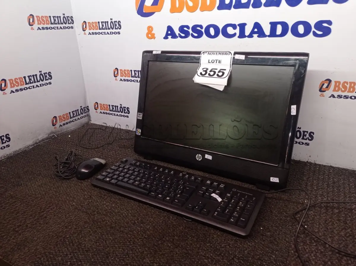 LOTE 355 - 01 ALL IN ONE MARCA HP C/TECLADO E MOUSE. (NO ESTADO) ATENÇÃO! FAZER A VISITAÇÃO ANTES DE ARREMATAR, NÃO SABEMOS SE FUNCIONA. LEILÃO NÃO TEM GARANTIA E NEM DEVOLUÇÃO, SUJEITO A POSSÍVEIS AVARIAS VISÍVEIS/OCULTAS E/OU AUSÊNCIA DE COMPONENTES.