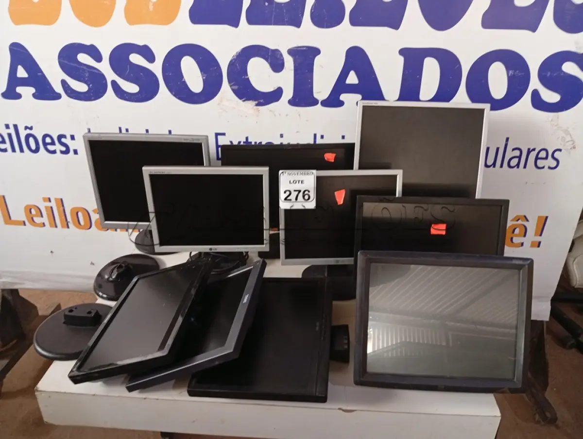 LOTE 276 - 10 MONITORES LCD MARCAS E MODELOS DIVERSOS P/RETIRADA DE PEÇAS. (NO ESTADO) ATENÇÃO! FAZER A VISITAÇÃO ANTES DE ARREMATAR, NÃO SABEMOS SE FUNCIONA. LEILÃO NÃO TEM GARANTIA E NEM DEVOLUÇÃO, SUJEITO A POSSÍVEIS AVARIAS VISÍVEIS/OCULTAS E/OU AUSÊNCIA DE COMPONENTES.