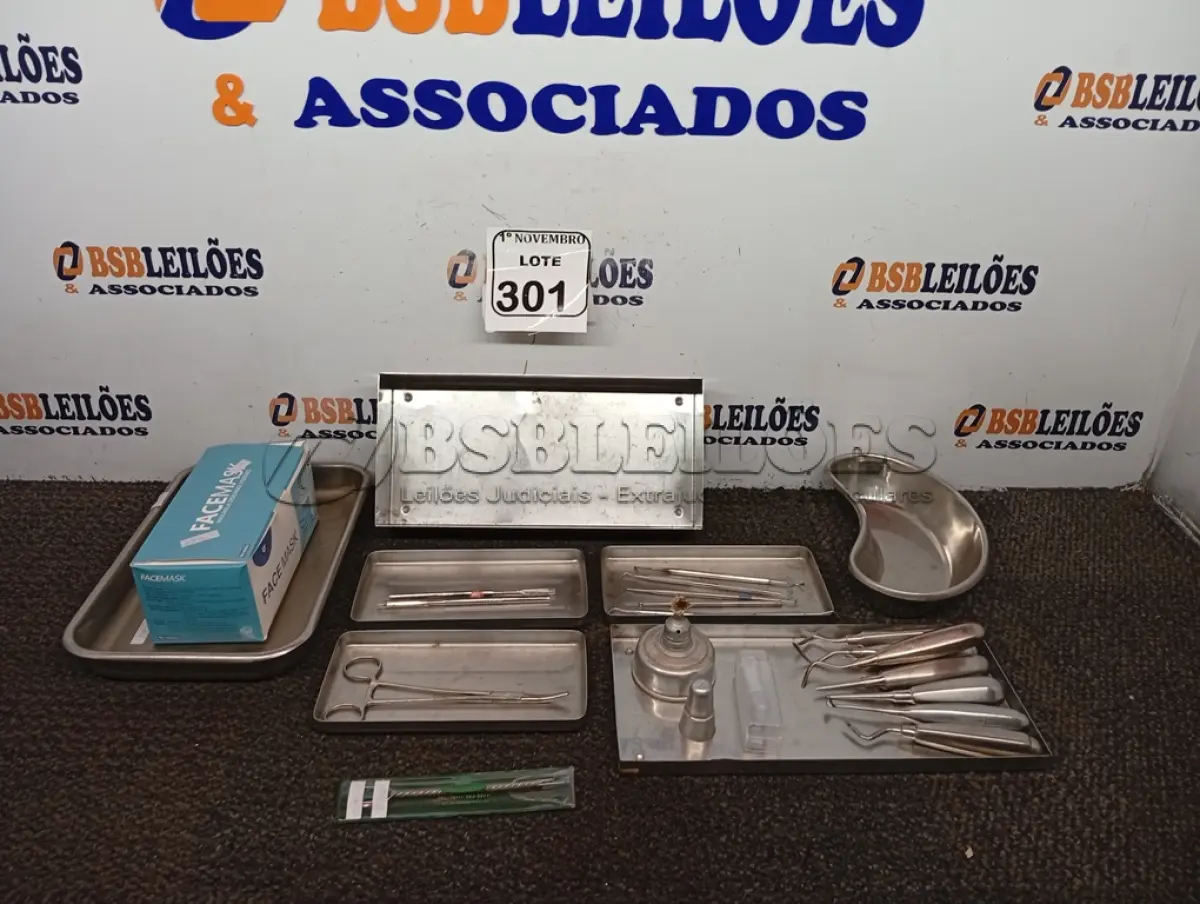 LOTE 301 - 01 LOTE COM MATERIAIS ODONTOLÓGICOS DIVERSOS. (NO ESTADO) ATENÇÃO! FAZER A VISITAÇÃO ANTES DE ARREMATAR, NÃO SABEMOS SE FUNCIONA. LEILÃO NÃO TEM GARANTIA E NEM DEVOLUÇÃO, SUJEITO A POSSÍVEIS AVARIAS VISÍVEIS/OCULTAS E/OU AUSÊNCIA DE COMPONENTES.