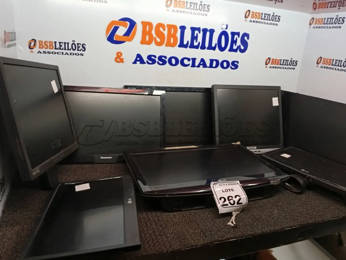 LOTE 262 - 08 MONITORES LCD MARCAS E MODELOS DIVERSOS P/RETIRADA DE PEÇAS. (NO ESTADO) ATENÇÃO! FAZER A VISITAÇÃO ANTES DE ARREMATAR, NÃO SABEMOS SE FUNCIONA. LEILÃO NÃO TEM GARANTIA E NEM DEVOLUÇÃO, SUJEITO A POSSÍVEIS AVARIAS VISÍVEIS/OCULTAS E/OU AUSÊNCIA DE COMPONENTES.