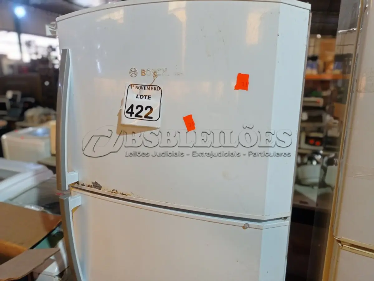 LOTE 422 - 01 GELADEIRA MARCA BOSCH 220V P/RETIRADA DE PEÇAS. (NO ESTADO) ATENÇÃO! FAZER A VISITAÇÃO ANTES DE ARREMATAR, NÃO SABEMOS SE FUNCIONA. LEILÃO NÃO TEM GARANTIA E NEM DEVOLUÇÃO, SUJEITO A POSSÍVEIS AVARIAS VISÍVEIS/OCULTAS E/OU AUSÊNCIA DE COMPONENTES.