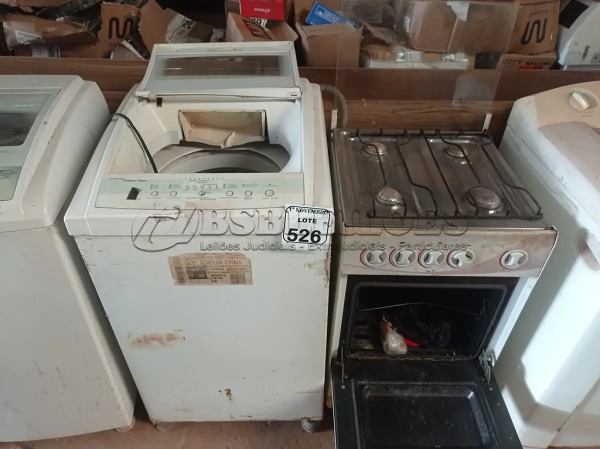 LOTE 526 - 01 MÁQUINA DE LAVAR ROUPAS BRASTEMP 06KG E 01 FOGÃO 04 BOCAS. (NO ESTADO) ATENÇÃO! FAZER A VISITAÇÃO ANTES DE ARREMATAR, NÃO SABEMOS SE FUNCIONA. LEILÃO NÃO TEM GARANTIA E NEM DEVOLUÇÃO, SUJEITO A POSSÍVEIS AVARIAS VISÍVEIS/OCULTAS E/OU AUSÊNCIA DE COMPONENTES.