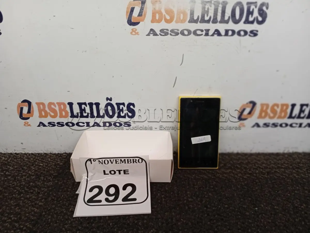 LOTE 292 - 01 CELULAR NOKIA. (NO ESTADO) ATENÇÃO! FAZER A VISITAÇÃO ANTES DE ARREMATAR, NÃO SABEMOS SE FUNCIONA. LEILÃO NÃO TEM GARANTIA E NEM DEVOLUÇÃO, SUJEITO A POSSÍVEIS AVARIAS VISÍVEIS/OCULTAS E/OU AUSÊNCIA DE COMPONENTES.