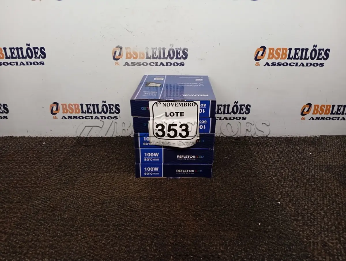 LOTE 353 - 05 REFLETORES LED AMBIENTE EXTERNO100W. (NO ESTADO) ATENÇÃO! FAZER A VISITAÇÃO ANTES DE ARREMATAR, NÃO SABEMOS SE FUNCIONA. LEILÃO NÃO TEM GARANTIA E NEM DEVOLUÇÃO, SUJEITO A POSSÍVEIS AVARIAS VISÍVEIS/OCULTAS E/OU AUSÊNCIA DE COMPONENTES.