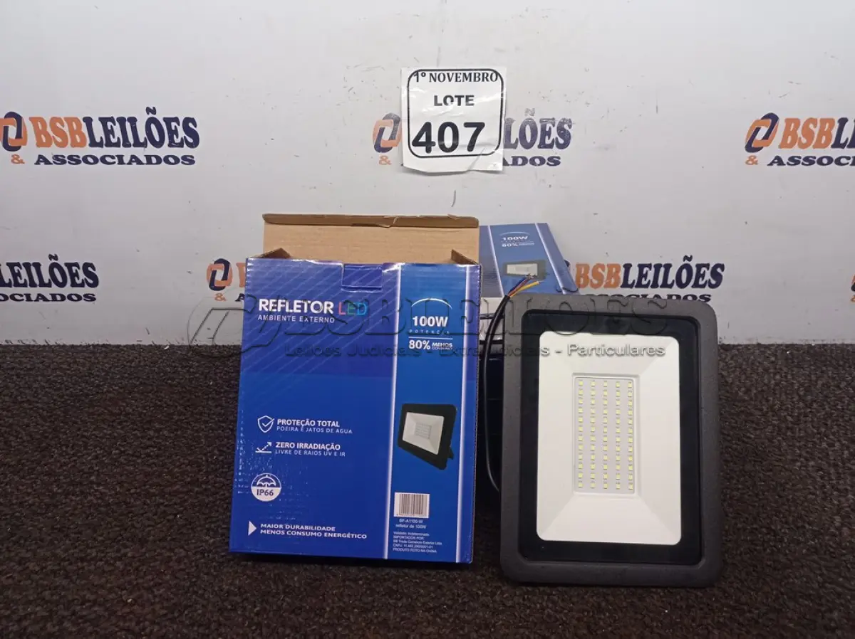 LOTE 407 - 05 REFLETORES LED AMBIENTE EXTERNO100W. (NO ESTADO) ATENÇÃO! FAZER A VISITAÇÃO ANTES DE ARREMATAR, NÃO SABEMOS SE FUNCIONA. LEILÃO NÃO TEM GARANTIA E NEM DEVOLUÇÃO, SUJEITO A POSSÍVEIS AVARIAS VISÍVEIS/OCULTAS E/OU AUSÊNCIA DE COMPONENTES.