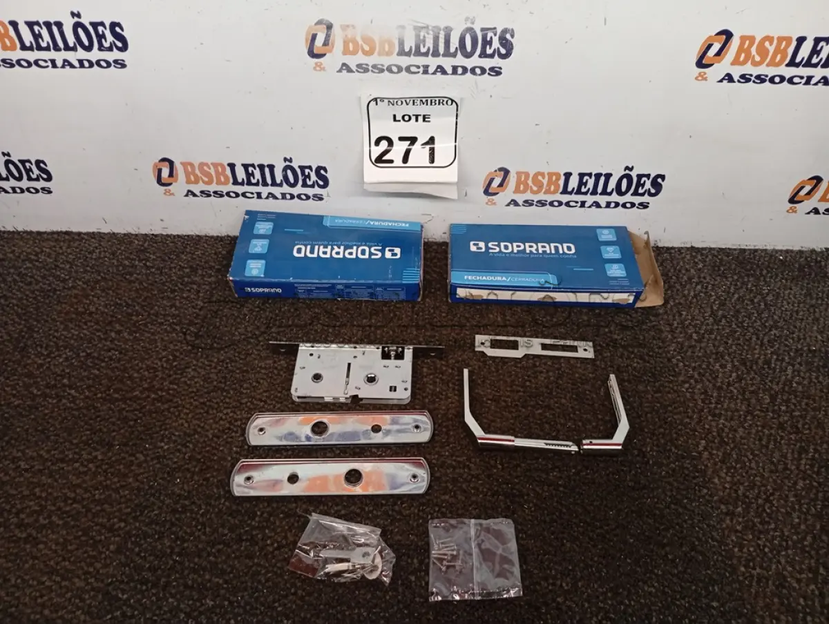 LOTE 271 - 02 FECHADURAS POPLINE ALAVANCA CR SOPRANO (NO ESTADO) ATENÇÃO! FAZER A VISITAÇÃO ANTES DE ARREMATAR, NÃO SABEMOS SE FUNCIONA. LEILÃO NÃO TEM GARANTIA E NEM DEVOLUÇÃO, SUJEITO A POSSÍVEIS AVARIAS VISÍVEIS/OCULTAS E/OU AUSÊNCIA DE COMPONENTES.