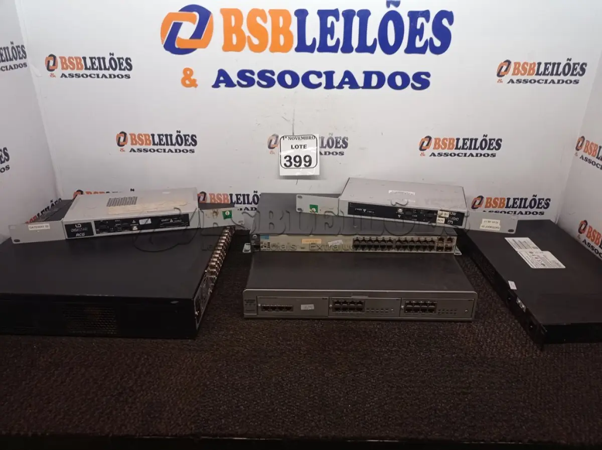 LOTE 399 - 01 RECEIVER MARCA INTELBRÁS E VÁRIOS SWITCHES MARCAS E MODELOS DIVERSOS. (NO ESTADO) ATENÇÃO! FAZER A VISITAÇÃO ANTES DE ARREMATAR, NÃO SABEMOS SE FUNCIONA. LEILÃO NÃO TEM GARANTIA E NEM DEVOLUÇÃO, SUJEITO A POSSÍVEIS AVARIAS VISÍVEIS/OCULTAS E/OU AUSÊNCIA DE COMPONENTES.