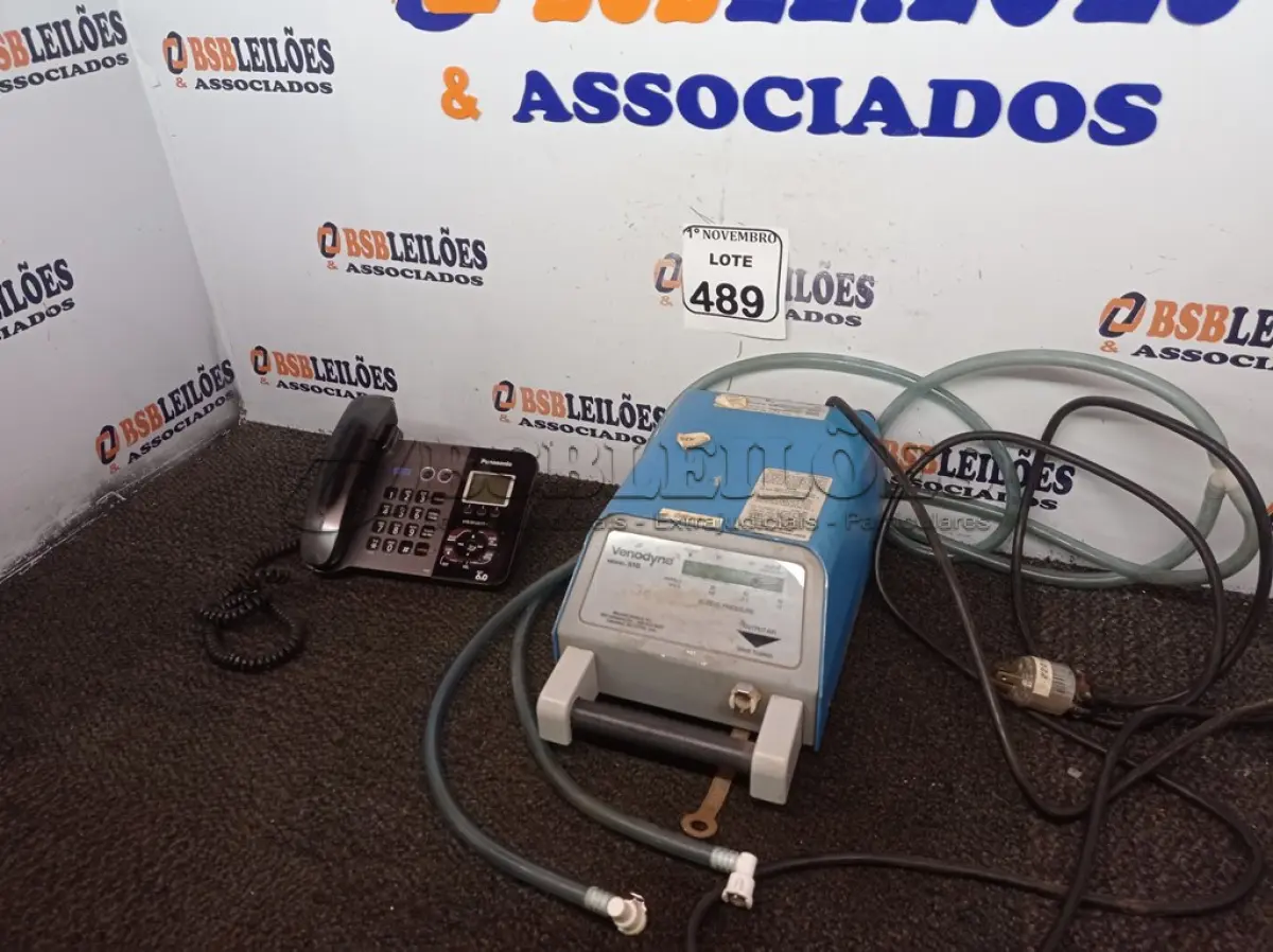 LOTE 489 - 01 COMPRESSOR VASCULAR E 01 APARELHO DE TELEFONE. (NO ESTADO) ATENÇÃO! FAZER A VISITAÇÃO ANTES DE ARREMATAR, NÃO SABEMOS SE FUNCIONA. LEILÃO NÃO TEM GARANTIA E NEM DEVOLUÇÃO, SUJEITO A POSSÍVEIS AVARIAS VISÍVEIS/OCULTAS E/OU AUSÊNCIA DE COMPONENTES.