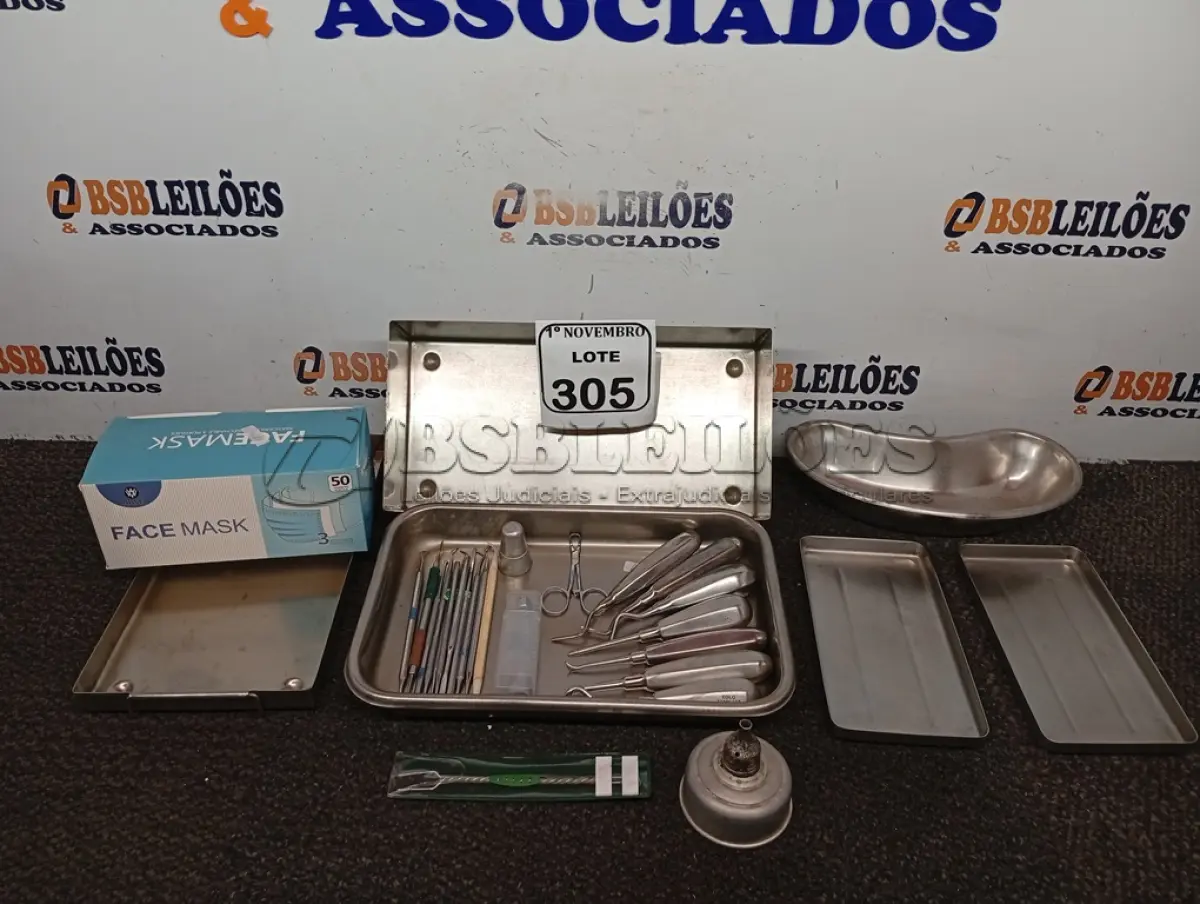 LOTE 305 - 01 LOTE COM MATERIAIS ODONTOLÓGICOS DIVERSOS. (NO ESTADO) ATENÇÃO! FAZER A VISITAÇÃO ANTES DE ARREMATAR, NÃO SABEMOS SE FUNCIONA. LEILÃO NÃO TEM GARANTIA E NEM DEVOLUÇÃO, SUJEITO A POSSÍVEIS AVARIAS VISÍVEIS/OCULTAS E/OU AUSÊNCIA DE COMPONENTES.
