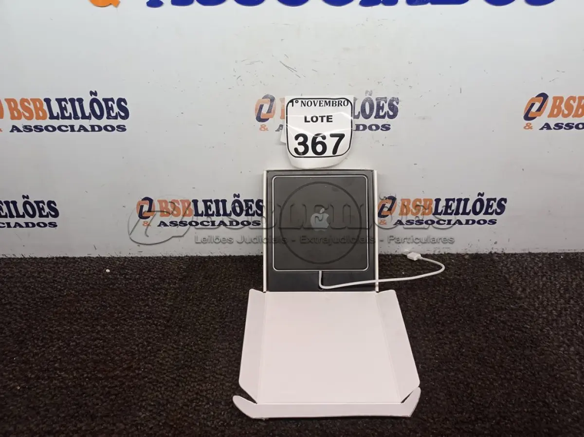 LOTE 367 - 01 USB SUPERDRIVE MARCA APPLE. (NO ESTADO) ATENÇÃO! FAZER A VISITAÇÃO ANTES DE ARREMATAR, NÃO SABEMOS SE FUNCIONA. LEILÃO NÃO TEM GARANTIA E NEM DEVOLUÇÃO, SUJEITO A POSSÍVEIS AVARIAS VISÍVEIS/OCULTAS E/OU AUSÊNCIA DE COMPONENTES.