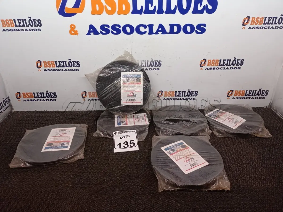 LOTE 135 - 06 ROLOS FIXADOR DE MANTA TERMICA P/ TELHADO 20M COBERFOIL. NO ESTADO) ATENÇÃO! FAZER A VISITAÇÃO ANTES DE ARREMATAR, NÃO SABEMOS SE FUNCIONA. LEILÃO NÃO TEM GARANTIA E NEM DEVOLUÇÃO, SUJEITO A POSSÍVEIS AVARIAS VISÍVEIS/OCULTAS E/OU AUSÊNCIA DE COMPONENTES.