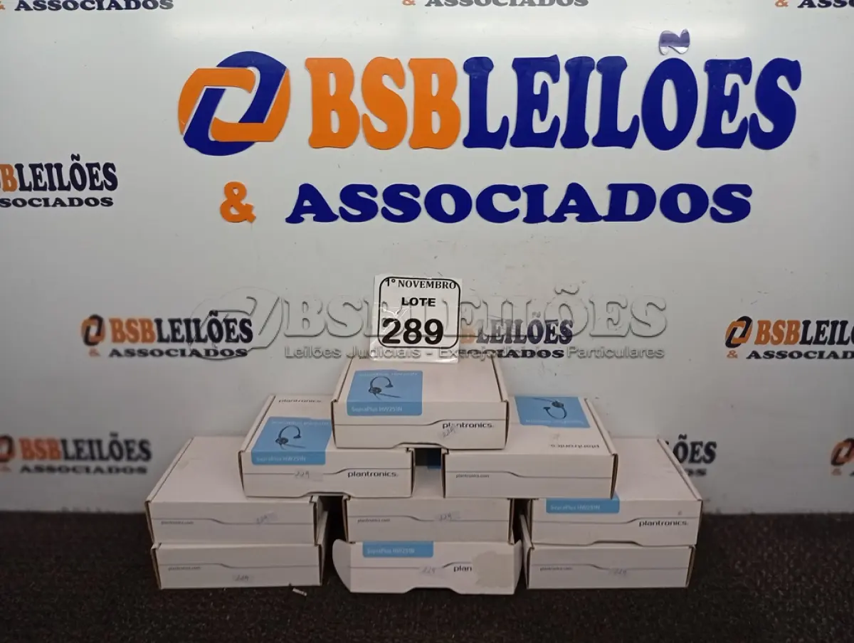 LOTE 289 - 01 LOTE COM 09 HEADSETS MARCAS E MODELOS DIVERSOS. (NO ESTADO) ATENÇÃO! FAZER A VISITAÇÃO ANTES DE ARREMATAR, NÃO SABEMOS SE FUNCIONA. LEILÃO NÃO TEM GARANTIA E NEM DEVOLUÇÃO, SUJEITO A POSSÍVEIS AVARIAS VISÍVEIS/OCULTAS E/OU AUSÊNCIA DE COMPONENTES.