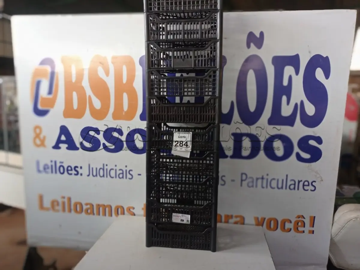 LOTE 284 - 10 CESTAS ORGANIZADORAS NA COR PRETA. (NO ESTADO) ATENÇÃO! FAZER A VISITAÇÃO ANTES DE ARREMATAR, NÃO SABEMOS SE FUNCIONA. LEILÃO NÃO TEM GARANTIA E NEM DEVOLUÇÃO, SUJEITO A POSSÍVEIS AVARIAS VISÍVEIS/OCULTAS E/OU AUSÊNCIA DE COMPONENTES.