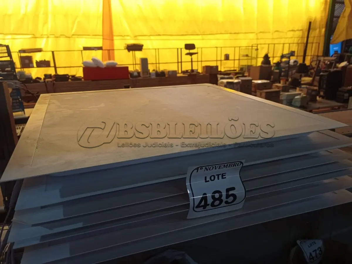 LOTE 485 - 07 PAINÉIS DE LED. (NO ESTADO) ATENÇÃO! FAZER A VISITAÇÃO ANTES DE ARREMATAR, NÃO SABEMOS SE FUNCIONA. LEILÃO NÃO TEM GARANTIA E NEM DEVOLUÇÃO, SUJEITO A POSSÍVEIS AVARIAS VISÍVEIS/OCULTAS E/OU AUSÊNCIA DE COMPONENTES.