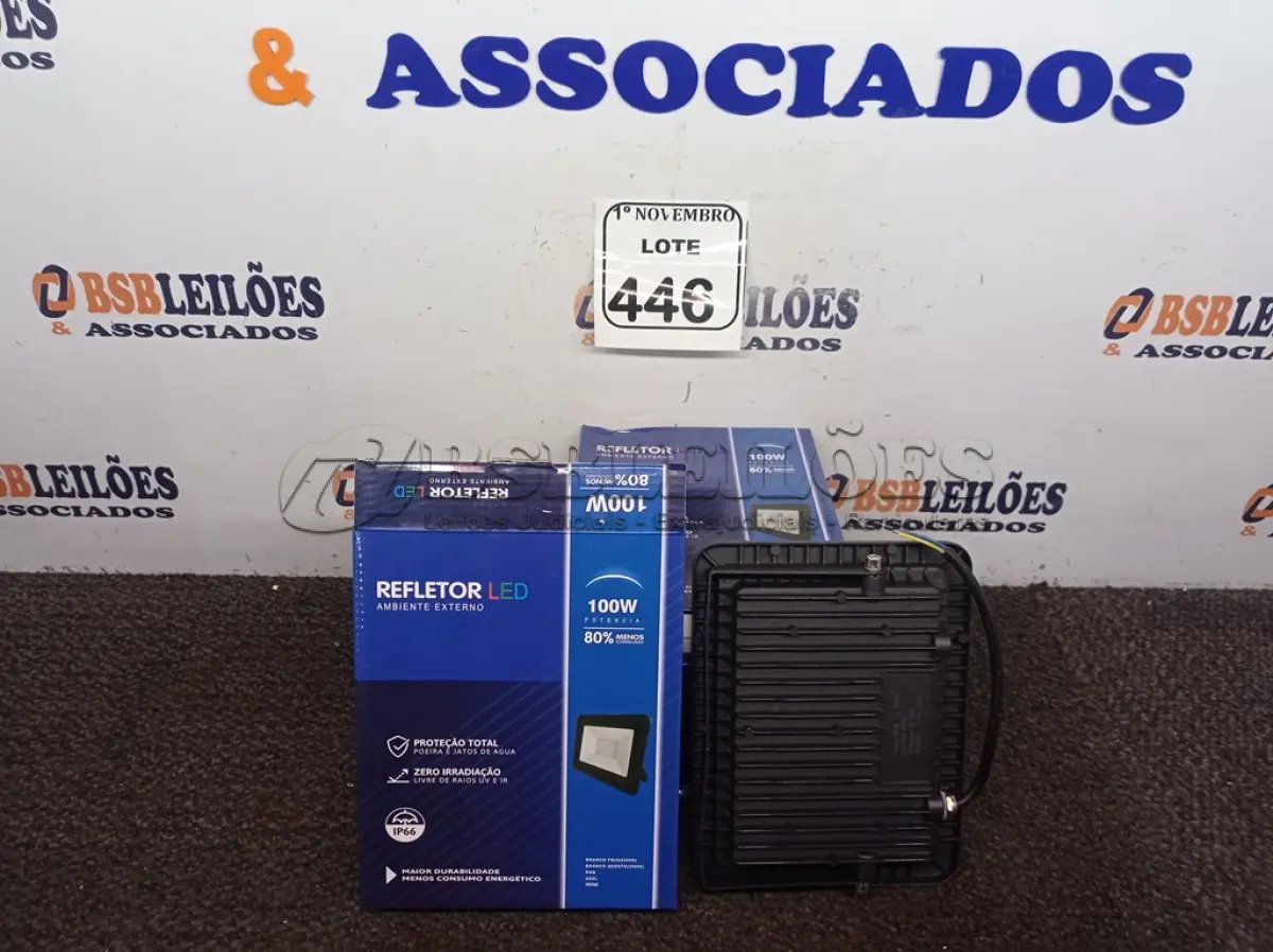 LOTE 446 - 05 REFLETORES LED AMBIENTE EXTERNO100W. (NO ESTADO) ATENÇÃO! FAZER A VISITAÇÃO ANTES DE ARREMATAR, NÃO SABEMOS SE FUNCIONA. LEILÃO NÃO TEM GARANTIA E NEM DEVOLUÇÃO, SUJEITO A POSSÍVEIS AVARIAS VISÍVEIS/OCULTAS E/OU AUSÊNCIA DE COMPONENTES.